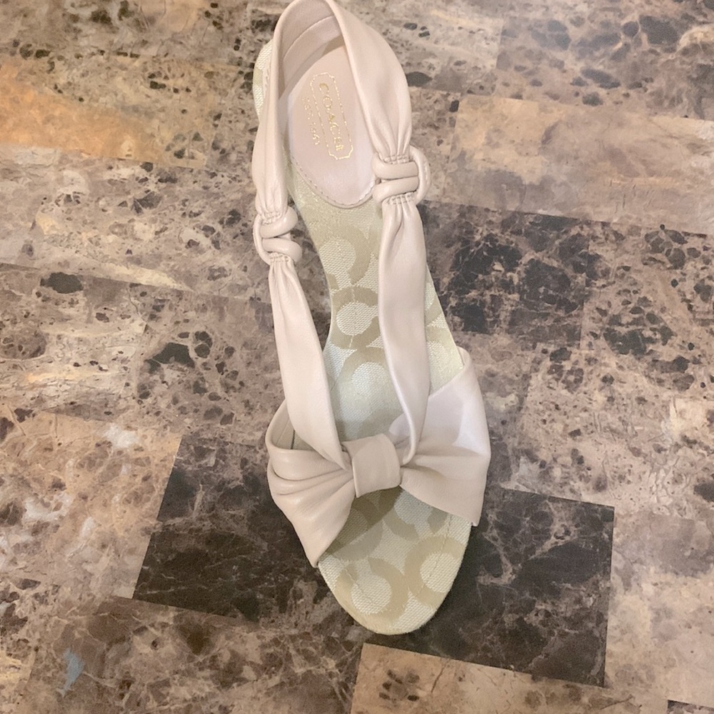 Coach tan heels